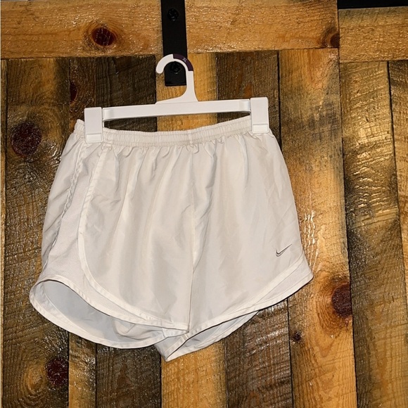 White Nike shorts - Picture 1 of 1